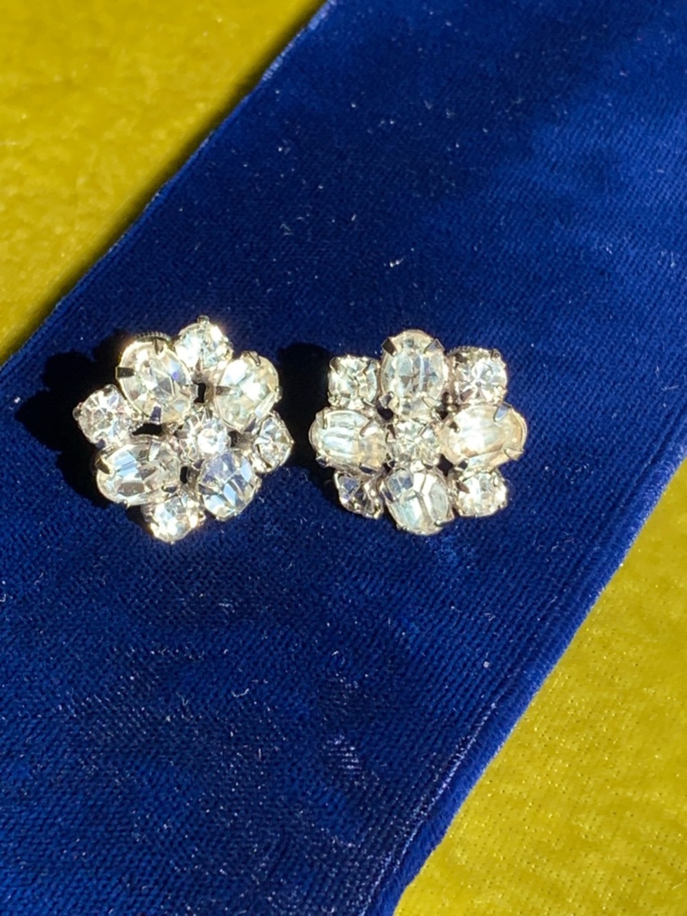 Retro Era Screwback Rhinestone Earrings 1939-1950